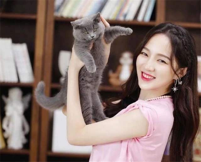 《浪姐2》总决赛：惠英红爆料容祖儿膝盖受伤，金晨、孟佳助阵