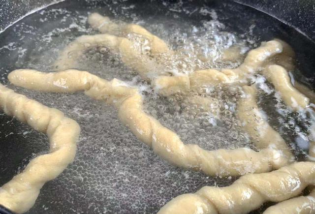 自制烤面筋,简单易学,配上蘸料,比路边摊好吃