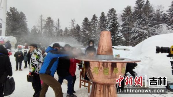 中国·和龙第六届老里克赏雪节暨首届雪洞火锅节开幕