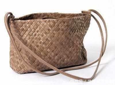 便宜感|奢侈品店导购说,看到背着这3款“包包”的人,基本上不“理睬”