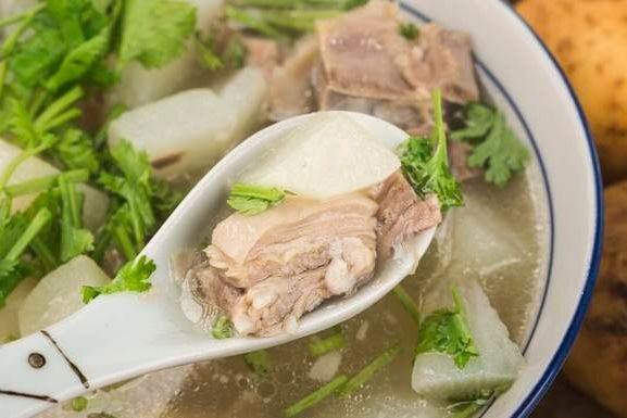 驱寒|霜降后，用这2样煲汤，驱寒暖身暖胃，家人常喝身体倍棒不怕冷