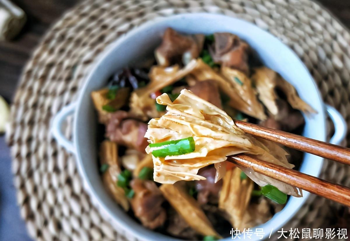 宅在家炒了此菜,家人都是好吃,味道鲜美,一会就抢光了