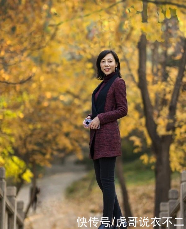 40岁女人可以美得很高级，学会这4种单品，时尚其实很简单