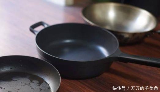 味儿|炒锅糊了有股“味儿”?别再用“它”刷!只要泡一泡,黑渣自己掉