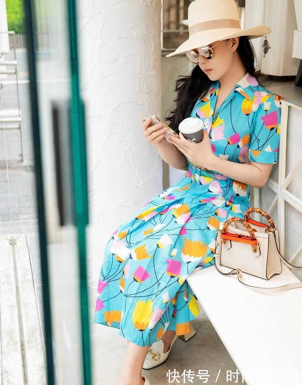 印花连衣裙|章小蕙骨子里的“贵族”气质,穿印花连衣裙优雅贵气,美翻了