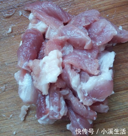 淀粉|无论炒什么肉，别只会用淀粉腌，教你一招，保证肉质鲜嫩又入味！