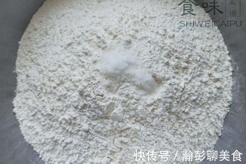 蒸馒头,不要只加酵母!多加“2白”,馒头又白又香,凉了也不硬