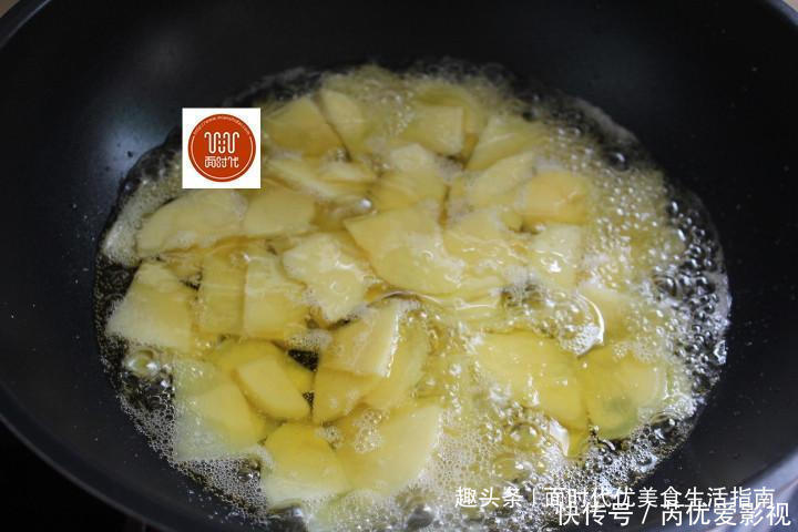  焦香|土豆这么做你肯定没吃过，焦香下饭，尝一口全家人都夸，太香了！