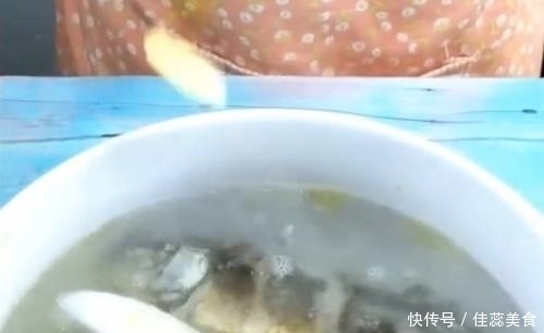  成本|无论炖什么鱼，别只会加水了！加点它，鱼汤更白更香，成本只3元