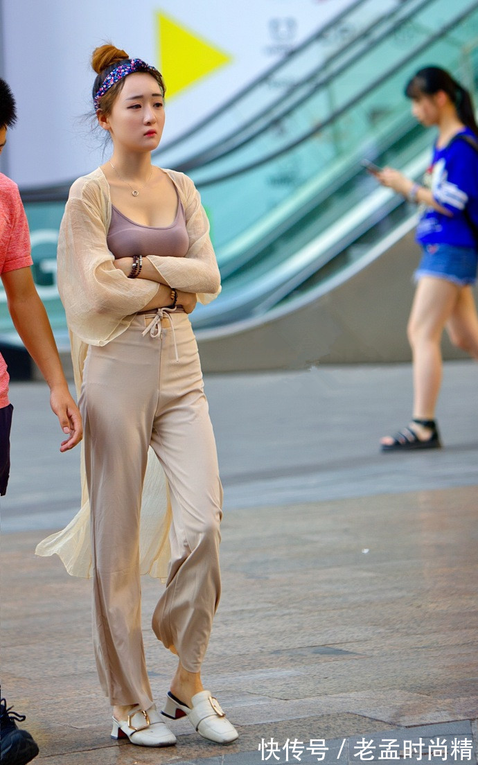 搭配 重庆街拍,几款好看的连衣裙搭配参考,让你美美一夏!