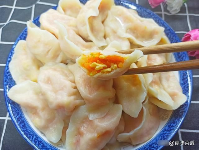 搅拌均匀|头伏到吃饺子，分享8种饺子馅的调法，有荤有素，鲜嫩营养又多汁