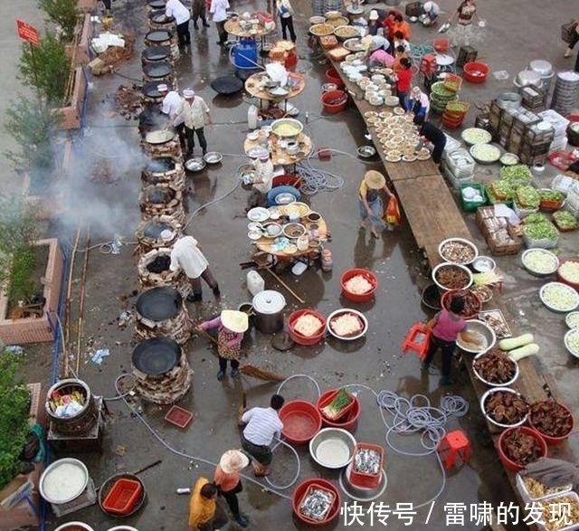“地主”家的宴席——亲们都吃过这些菜么?
