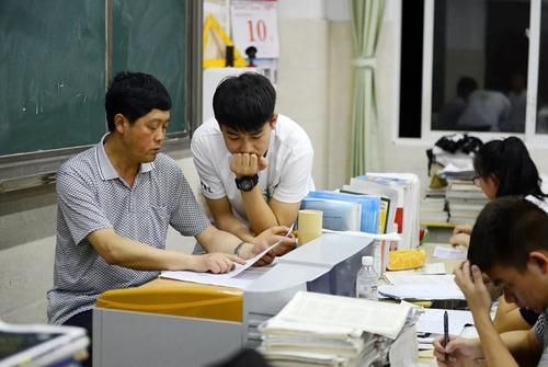 未来这3类老师将成为学校的“香饽饽”，人才缺乏，非师范类也行