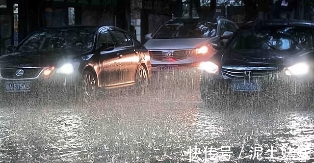 诗词|诗词创作,七言绝句《途中暴雨》,看看还能写出比这更大的雨吗?