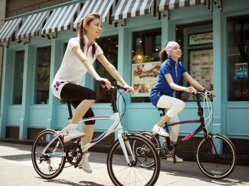 女性健康:多喝水有助于排毒?要避免摄入太多工业制成品饮料?