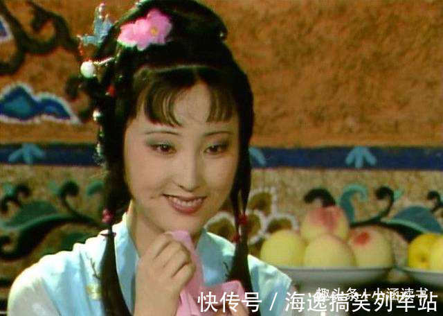 贾宝玉@薛宝钗和林黛玉谁是贾政想要的儿媳妇?赵姨娘:你看我钻谁的屋