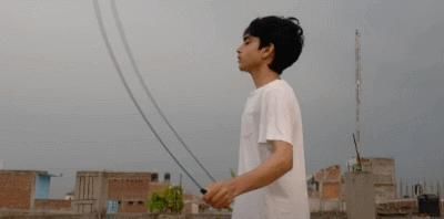 小伙|瘦小伙尝试每天跳绳2000下,坚持半个月,看跳绳效果怎么样