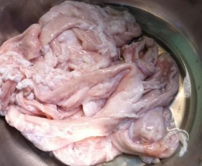 洗大肠时,用盐是大错,学会用2样,轻松洗净无异味,简单快捷!