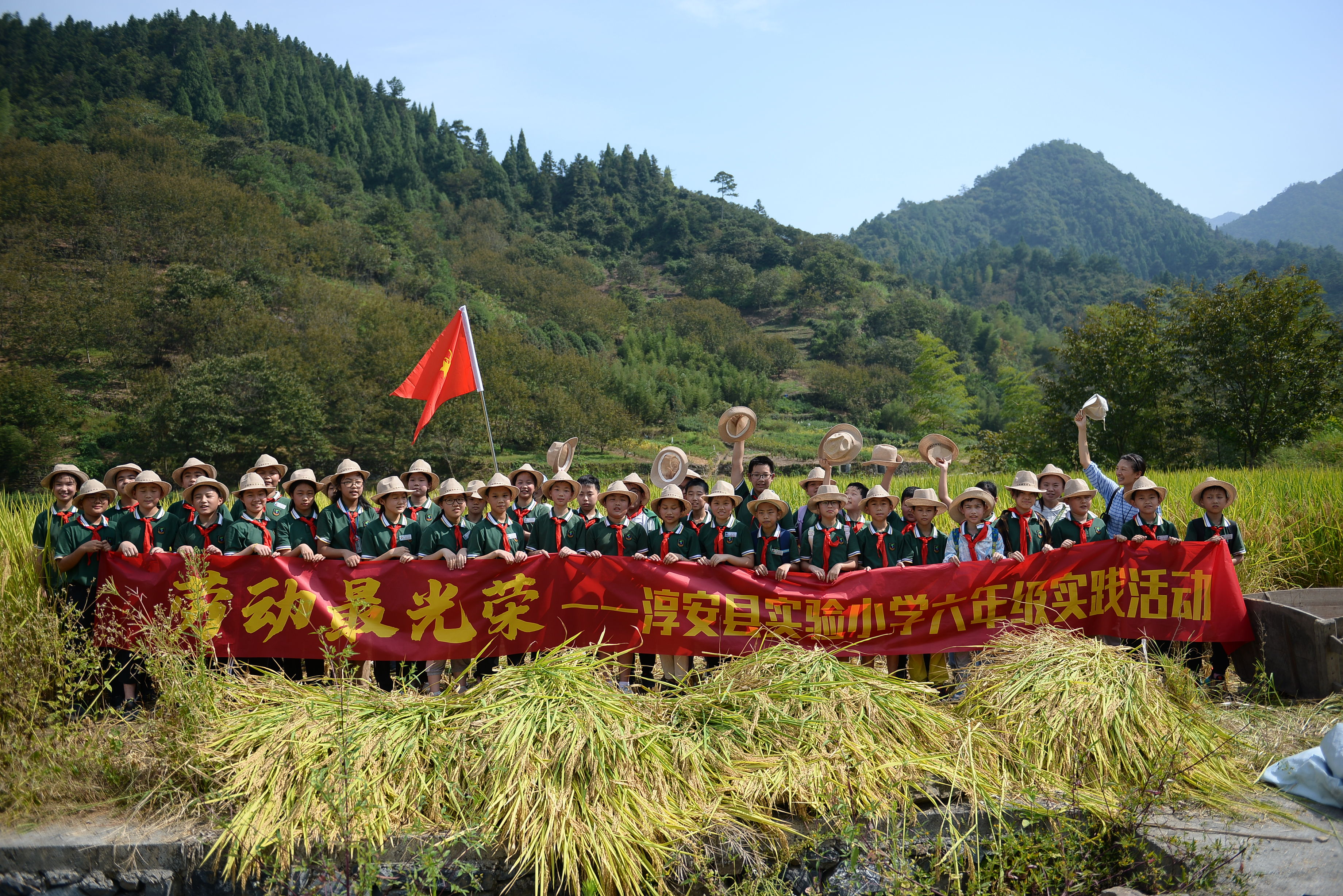 孩子|“双减”之后做什么？这群孩子走出校园体验劳动快乐