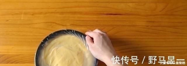 面团|一口下去就爆浆的卡士达酥皮泡芙，大气孔不塌陷的秘密都在这