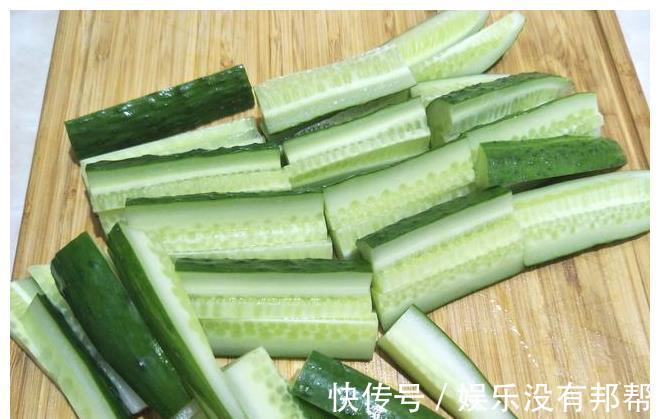 小米辣|腌黄瓜配方，婆婆用了20年的法子，黄瓜脆爽入味，不易坏
