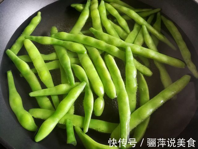 入秋后趁着太阳大,6种豆多晒点,晒好冬天没菜时拿出来炖肉特香