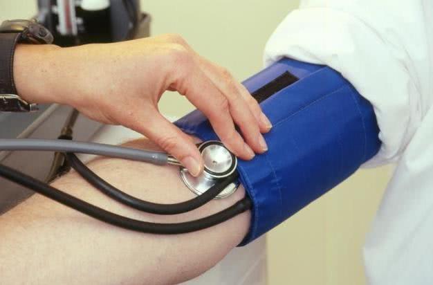 苦丁茶|高血压的“克星”是它！每天喝一杯，血压平稳，远离高血压！