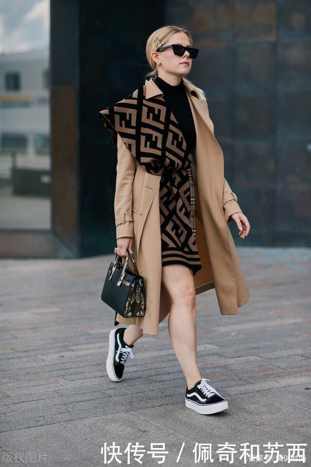 基础|没有围巾怎么过冬天五个基础款色系,搭大衣优雅又时髦