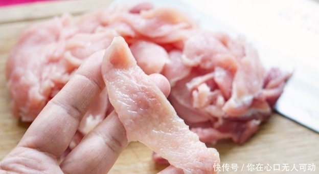 炸酥肉,“3步2调料”是关键,保证香酥可口,鲜嫩多汁,比买的香