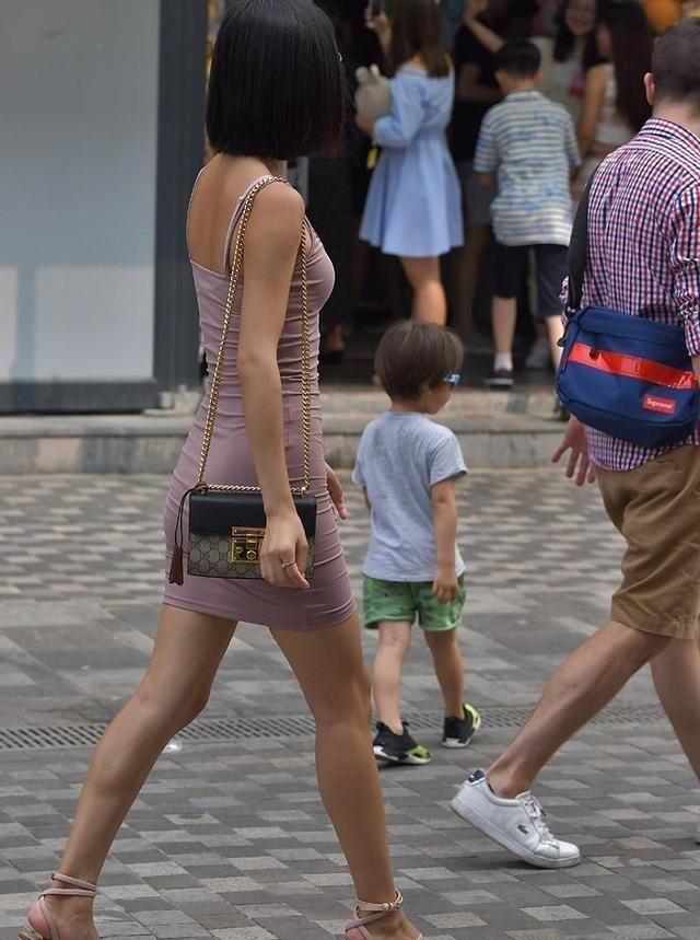 大长腿|连衣裙突出优雅风格,展现不一样的女性美,演绎不一样的风情