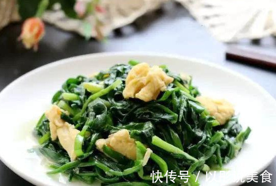 維生素此菜秋天要常吃，兩三塊錢一斤，養心安神，排毒還祛燥