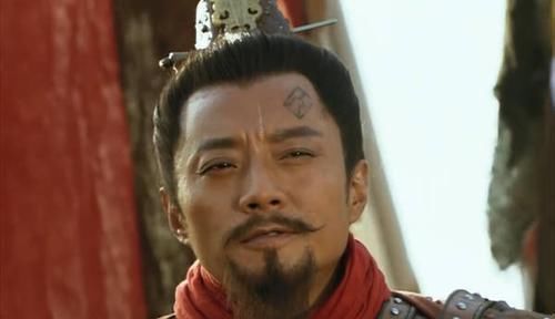 女婿|此人兵器重量排行第三,首战梁山身负重伤,遭女儿女婿害死