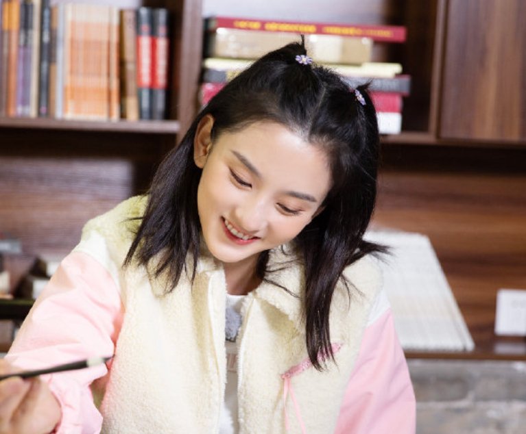 《奔跑吧第九季》剪影海报出炉,原班人马回归,新成员却被质疑