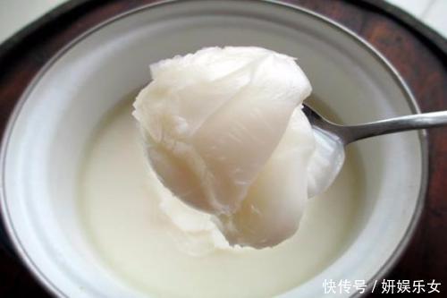 熬制猪油，多加1样食材，猪油又香又白，放1年都不坏