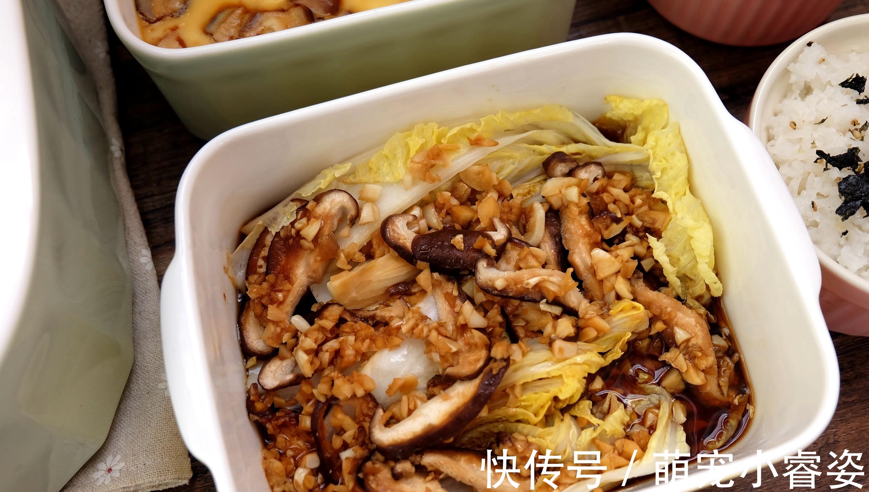 家里有两个孩子，做饭不能凑合，厨艺不高也能做美食，轻松又省力