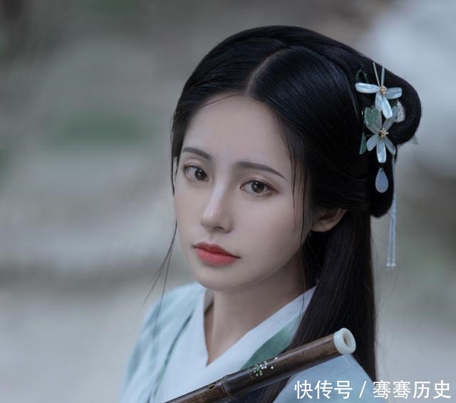 这个女人不简单皇帝来密会,情敌躲床底,为她造就三首千古名篇