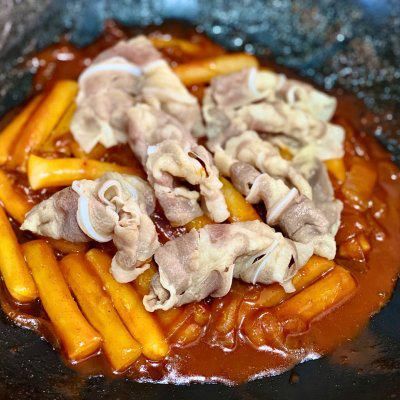 韩式辣炒年糕肥牛要美味,还是得这样吃才满足!