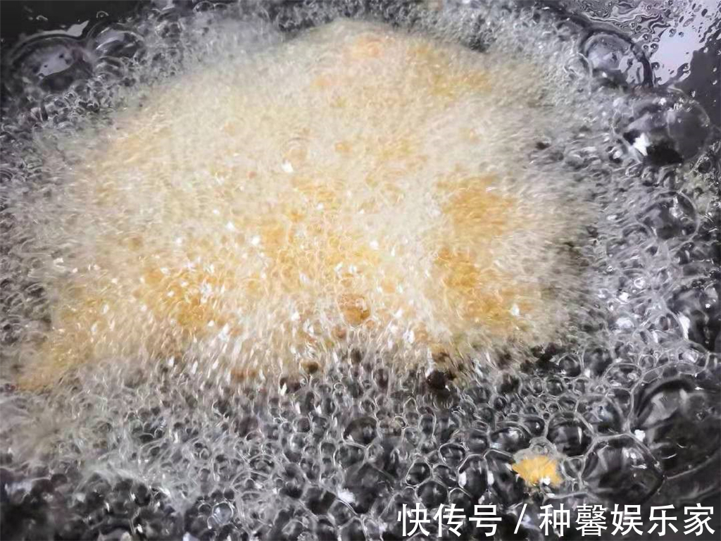 想吃炸鸡柳不用出去买，教你家常做法，又香又脆，孩子吃不够