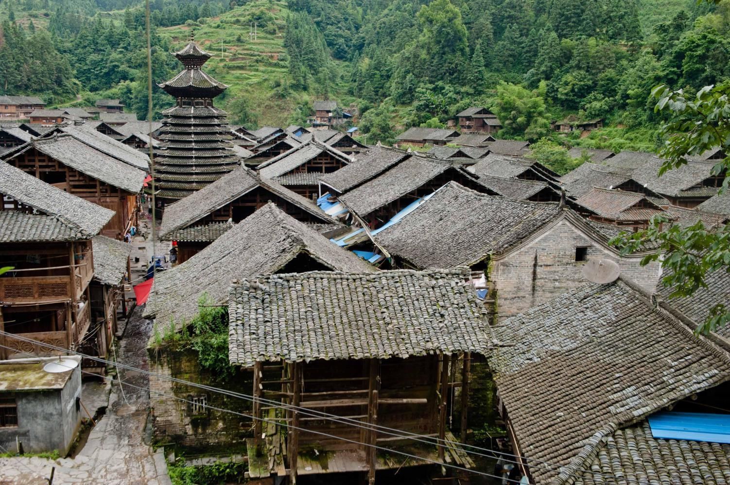 只有语言没有文字的民族，住在深山中，你想去这个千年古寨看看吗