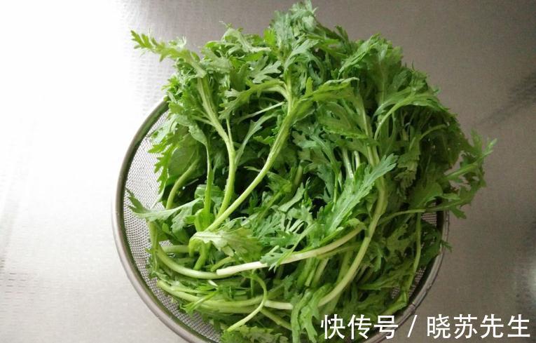 食用油|冬天多吃茼蒿,润肺又安神,简单一蒸好美味,教你详细做法