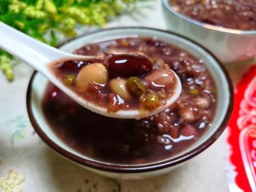  明天腊八节，教你最正宗的腊八粥熬法，香甜软糯喝不够，省时省力