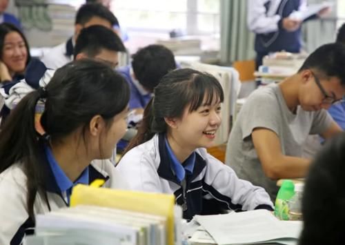 高中生荣登学校光荣榜，感言很有气势，模范生也沦为“段子手”