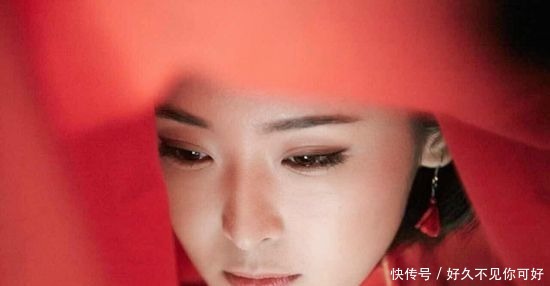 伍子胥|洗衣女救下一书生,书生无心说了一句话,女子便抱着石头投河自尽!