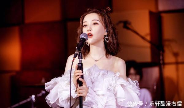 再登卫视舞台！四大平台合力邀请！冯提莫的歌曲超励志！