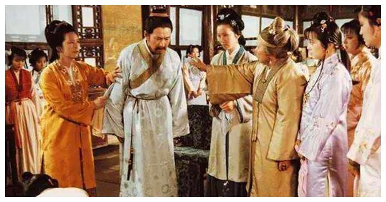 王府!红楼梦:原来贾元春在宫中从未受宠,书中发生的这件事就是铁证