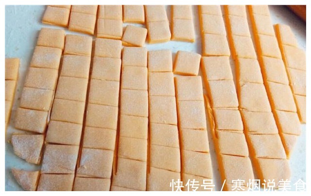 原来南瓜还能这样做,制作简单容易懂,给小孩做零食,美味又健康