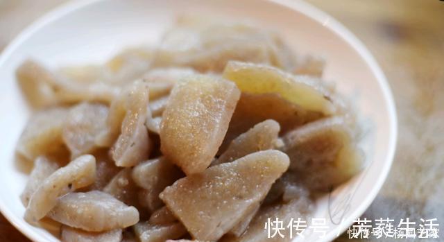 魔芋豆腐|冷天,晚餐用这菜代替主食,少油低热饱腹快,常吃不运动也瘦