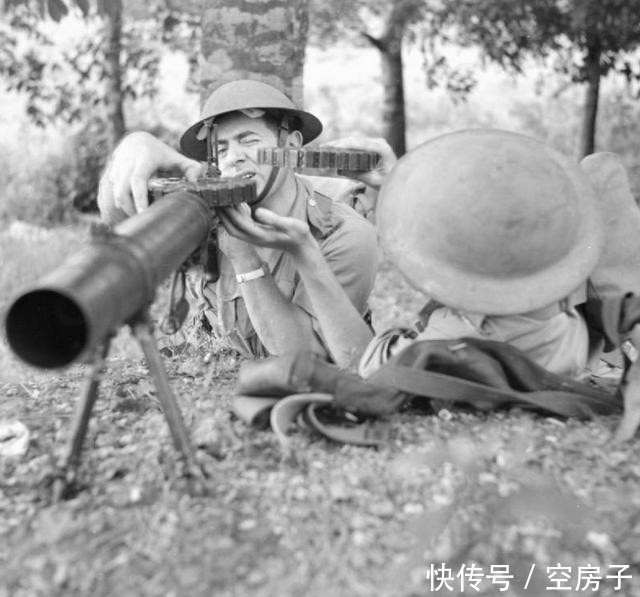 棍子|一战中的英国轻机枪,举起来能当棍子敲德军脑袋的刘易斯轻机枪