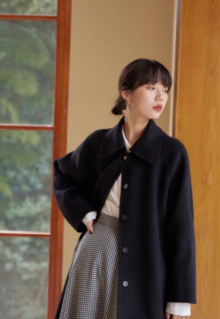 美眉 新年衣服不用买太多,这3件就足够,最后一件太有气质了!