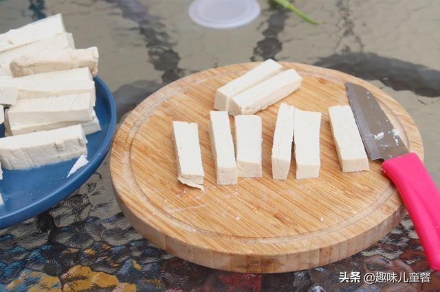 豆腐这么做比肉都好吃，外焦里嫩，酸甜开胃，孩子瞬间爱上吃饭